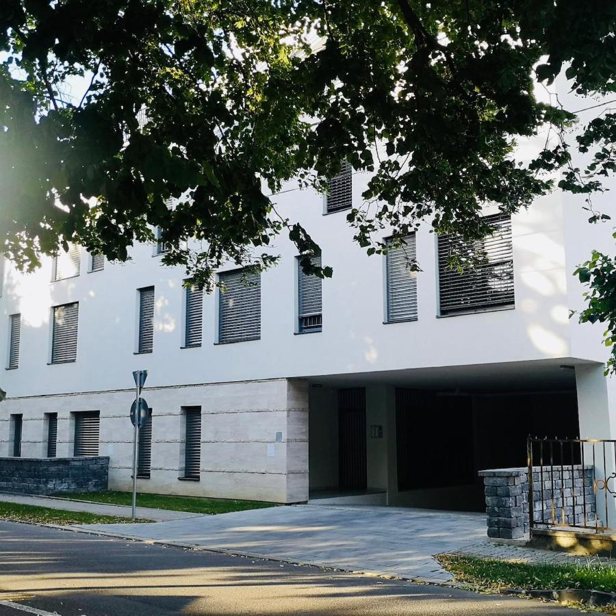 Atrium Apartman Heviz Mit Panoramaterrasse Und Tiefgarage エクステリア 写真
