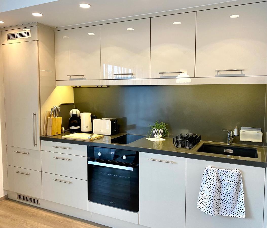 Atrium Apartman Heviz Mit Panoramaterrasse Und Tiefgarage エクステリア 写真