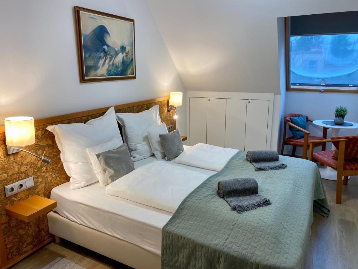 Atrium Apartman Heviz Mit Panoramaterrasse Und Tiefgarage エクステリア 写真