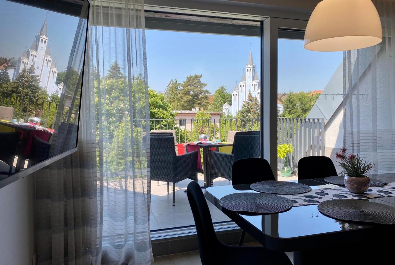 Atrium Apartman Heviz Mit Panoramaterrasse Und Tiefgarage エクステリア 写真