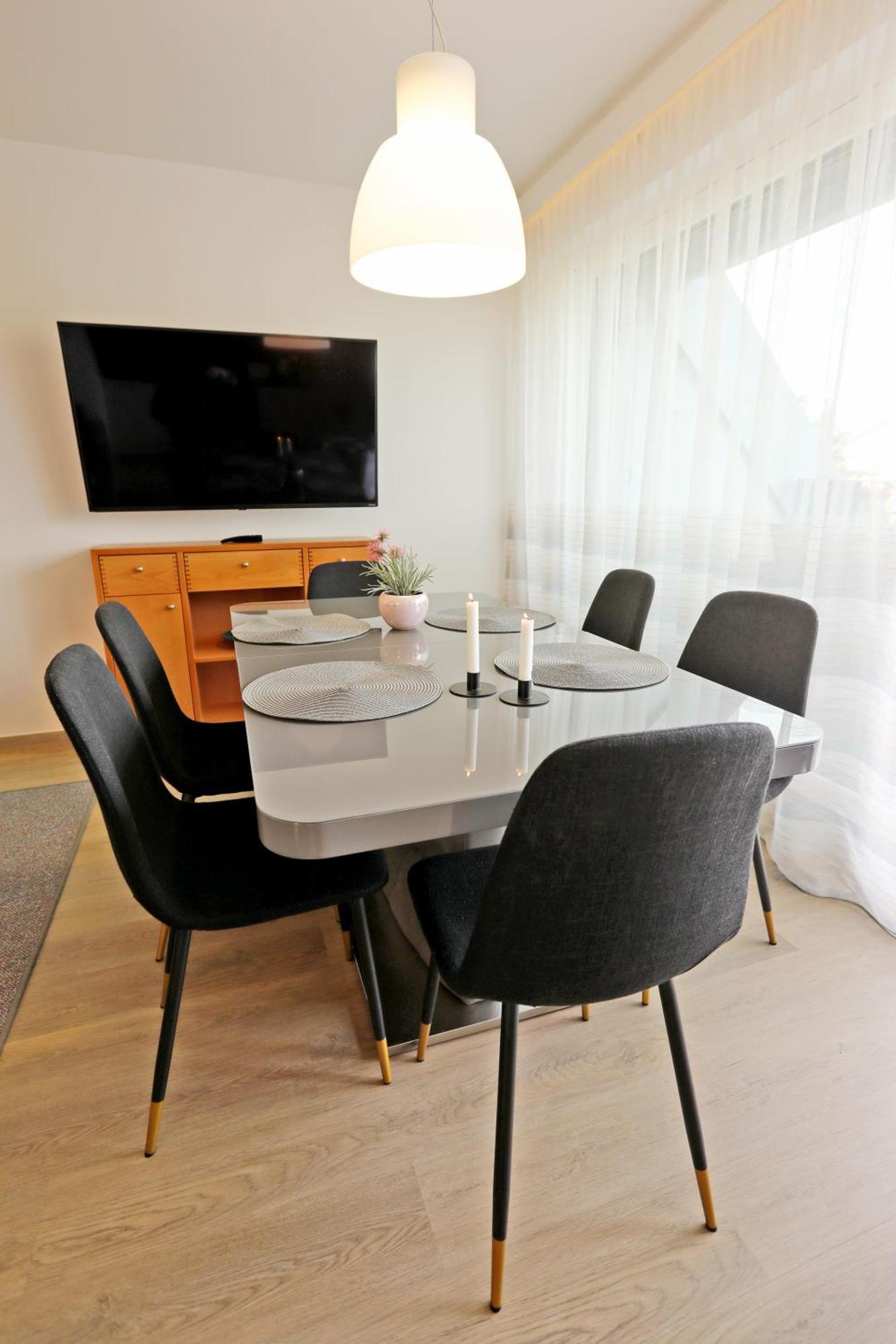 Atrium Apartman Heviz Mit Panoramaterrasse Und Tiefgarage エクステリア 写真